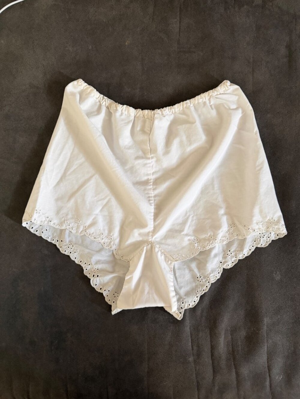 Vintage White Cotton Eyelet Bloomers With Elastic Waist & Scalloped Hemline